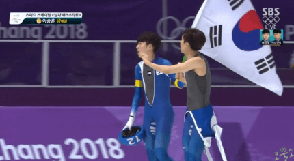 금메달리스트와 역대급 페이스메이커.GIF | 인스티즈