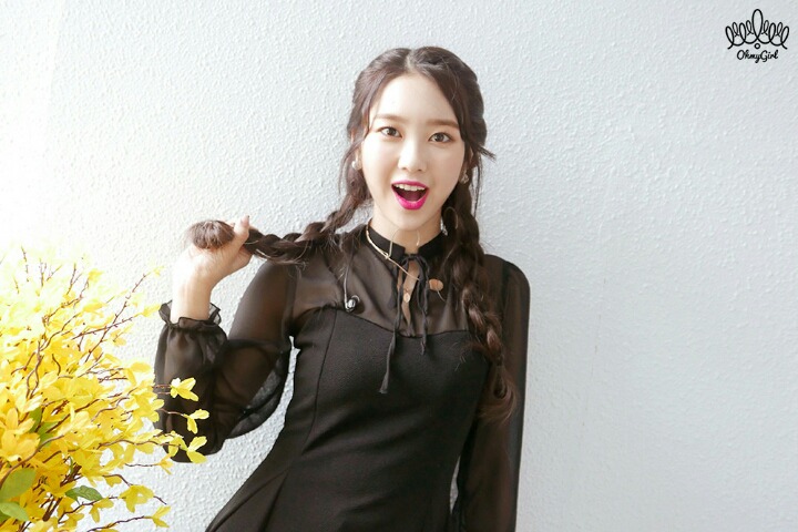 오마이걸 불꽃놀이 비하인드 사진 | 인스티즈
