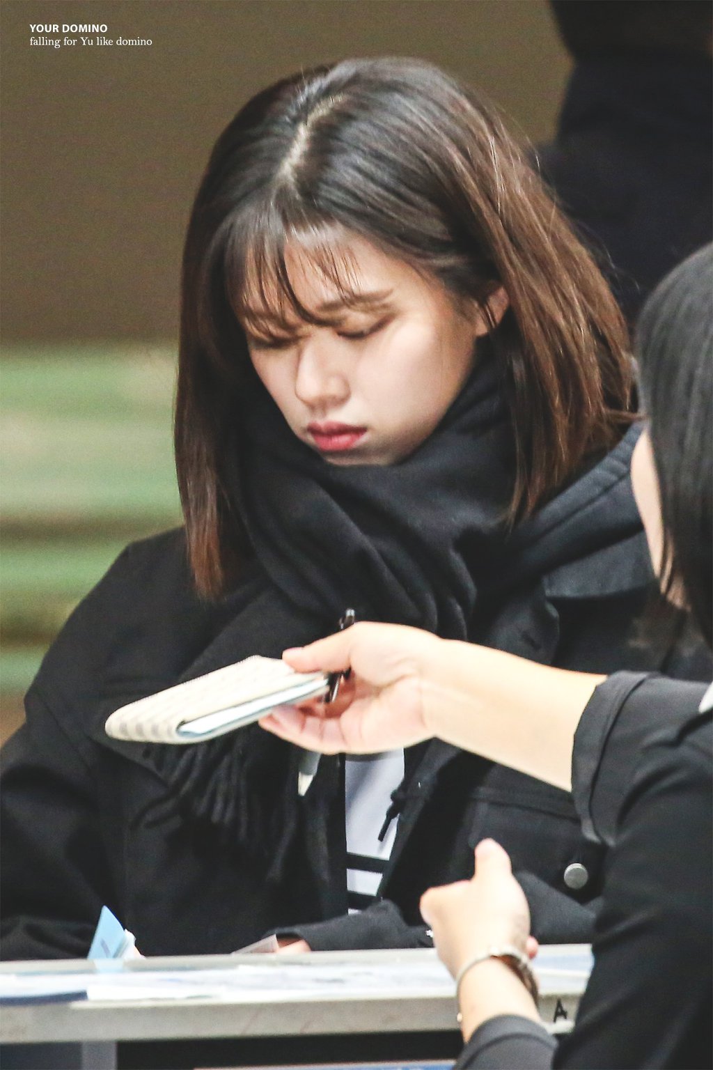 공항을 런웨이로 만드는 정연이의 출입국 | 인스티즈