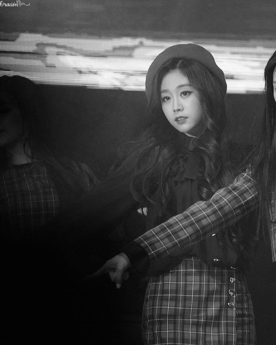 [러블리즈] 기타 레슨을 받고 집에와서 지수 | 인스티즈