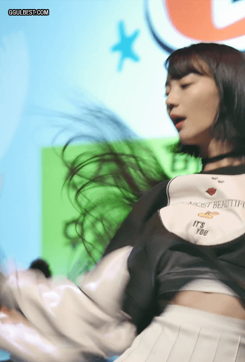 오마이걸 비니 초근접... 살랑살랑 몸짓...gif | 인스티즈