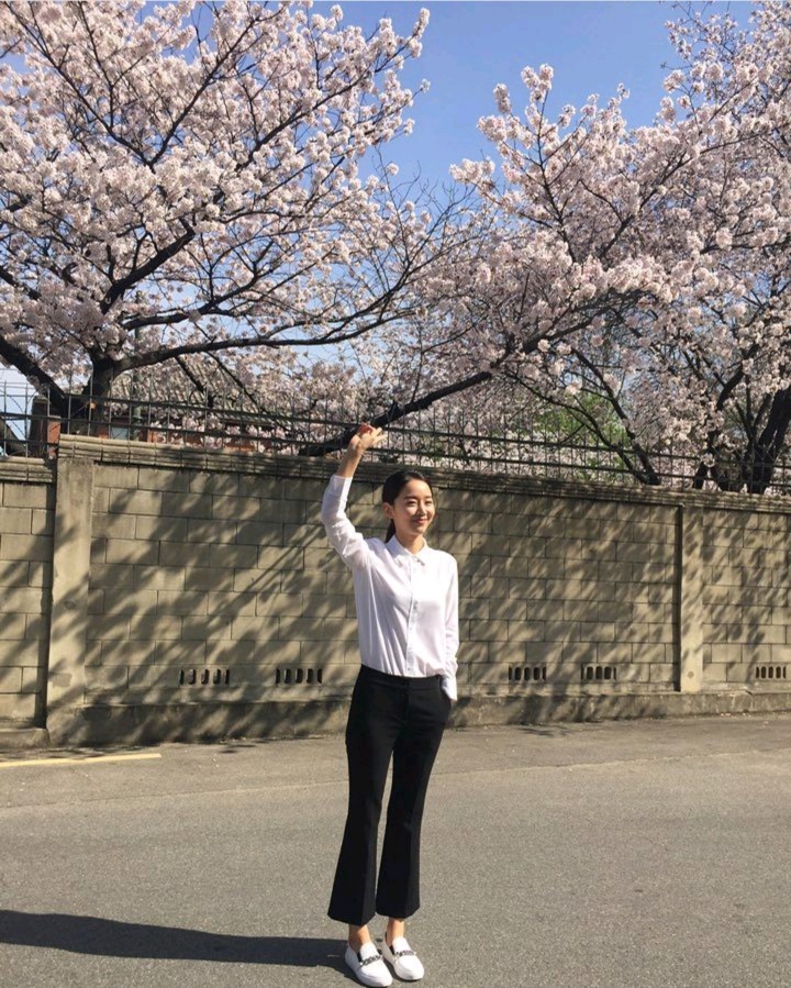 배우 신혜선의 기럭지 ㄷㄷ.jpg | 인스티즈