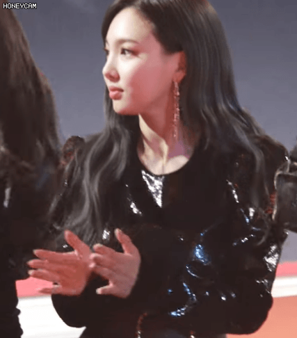 넘나 좋은 나연이 옆모습 | 인스티즈