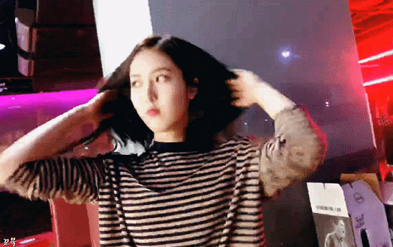 볼링치러간 여자친구 신비와 소원.gif | 인스티즈