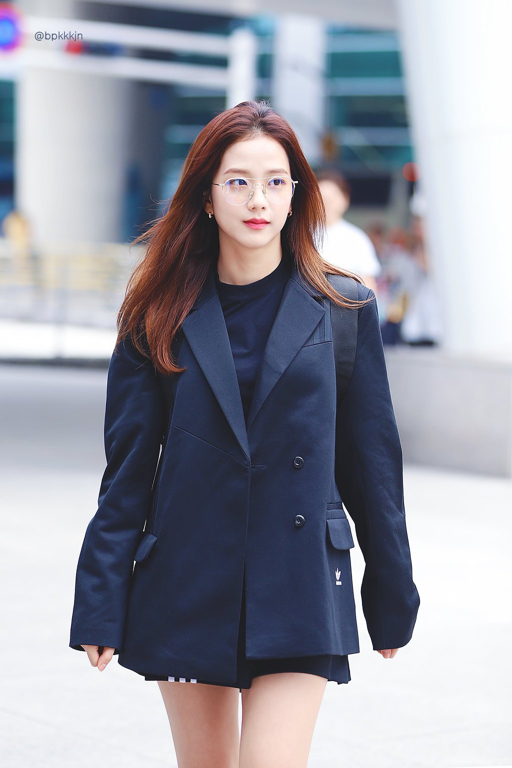 런던패션위크 참석하러 출국한 블랙핑크 지수.jpgif | 인스티즈