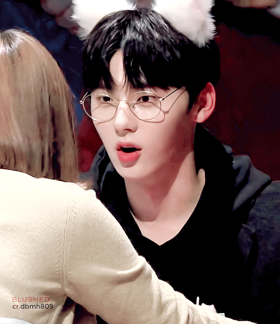 [워너원] 20cm 진한 아이컨텍을 받을수 있다는 황민현 팬싸모습 | 인스티즈
