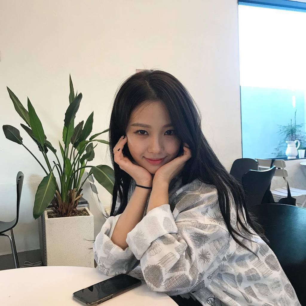 영화 '마녀'의 욕쟁이 아가씨 배우 고민시.jpg | 인스티즈