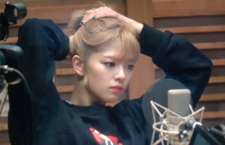 오늘자 분위기 있는 정연 | 인스티즈