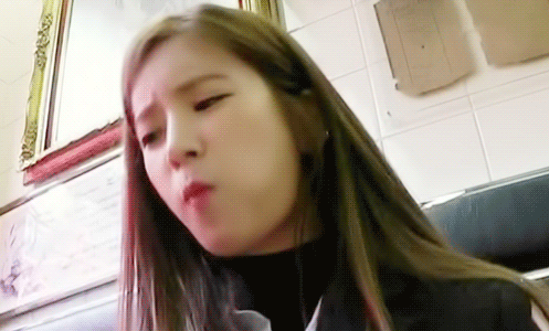 박초롱 미간.gif | 인스티즈
