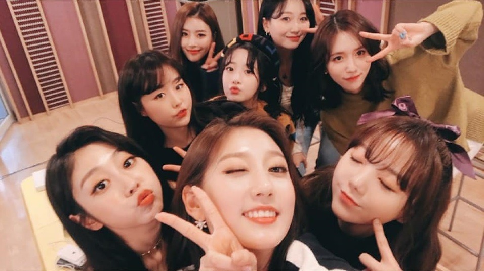데뷔 4주년 축하 전광판가서 인증 남긴 러블리즈.jpg | 인스티즈