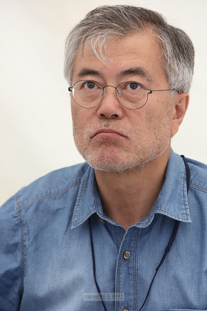 나이 들면서 얼굴의 느낌이 바뀐듯한 문재인 대통령.jpg (데이터주의) | 인스티즈