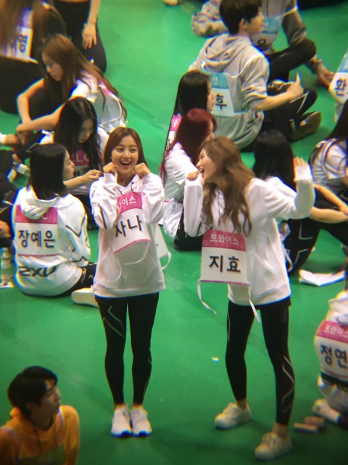 아육대와서 마냥 좋은 트와이스 사나,지효 ㅋㅋㅋㅋㅋ | 인스티즈