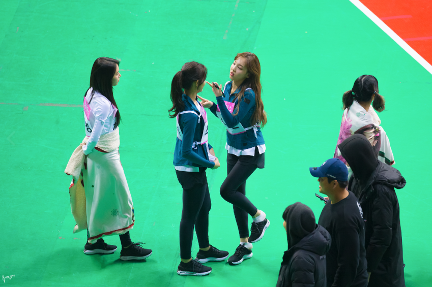 카리스마 맏언니인줄 알았는데 걍 엿던 아이돌 | 인스티즈