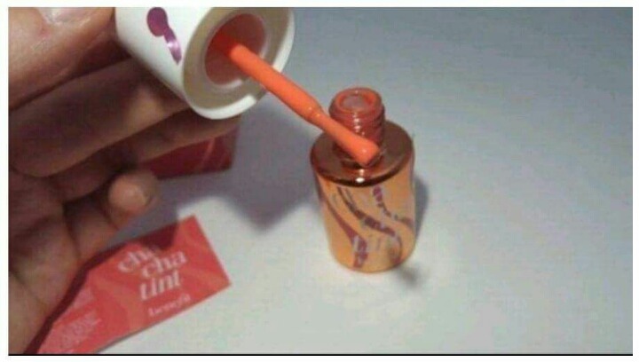 여자친구가 입술에 매니큐어를 발라요ㅠㅠ | 인스티즈