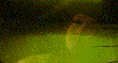 전신 성형을 하고 탑스타가 된 나, 성형 부작용이 나타나기 시작했음 ㅠ.gif | 인스티즈
