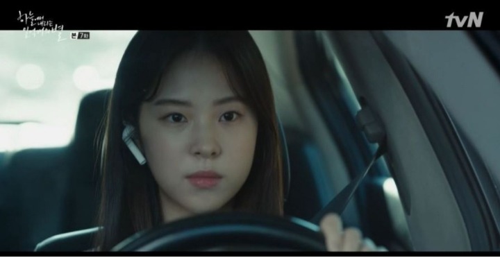 에어팟이 짝퉁이라 큰거다 vs 얼굴이 작은거다 | 인스티즈