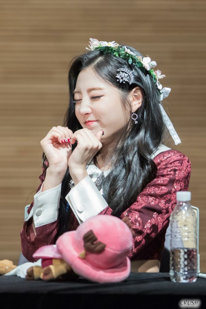 [러블리즈] 휴일에 대청소나 할까해서 예인이 | 인스티즈