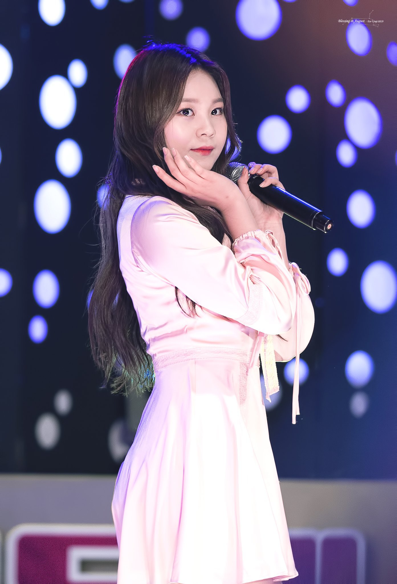 2018년 첫 여자친구 엄지 | 인스티즈