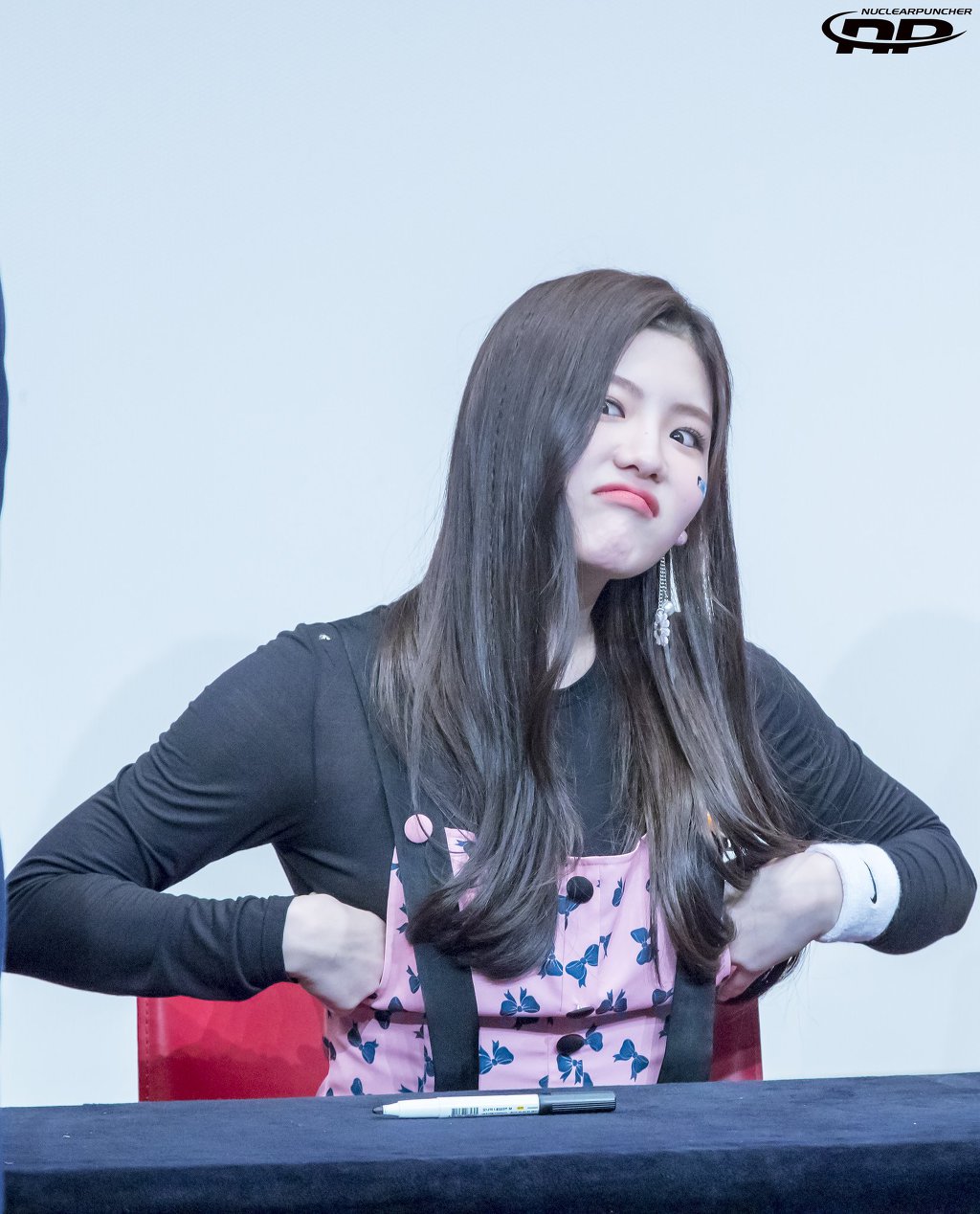 사람들을 즐겁게 해주는 걸 좋아하는 여자 아이돌.gif | 인스티즈